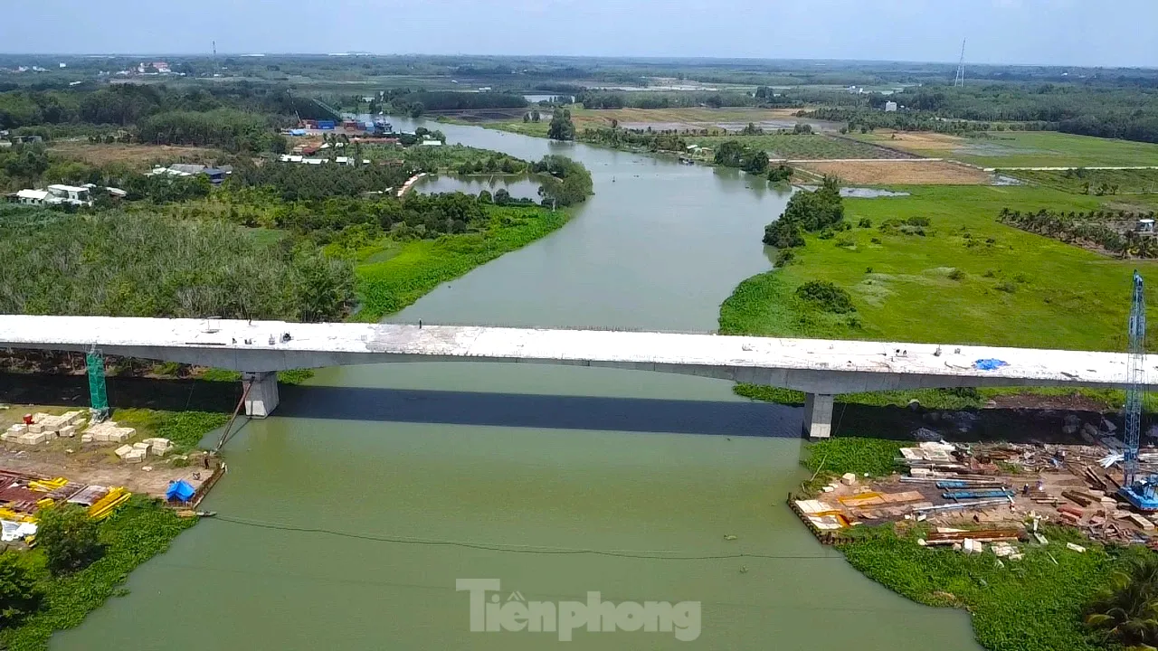 Ngắm tuyến đường như dải lụa xuyên rừng nối các tỉnh, thành miền Đông Nam bộ - Ảnh 7