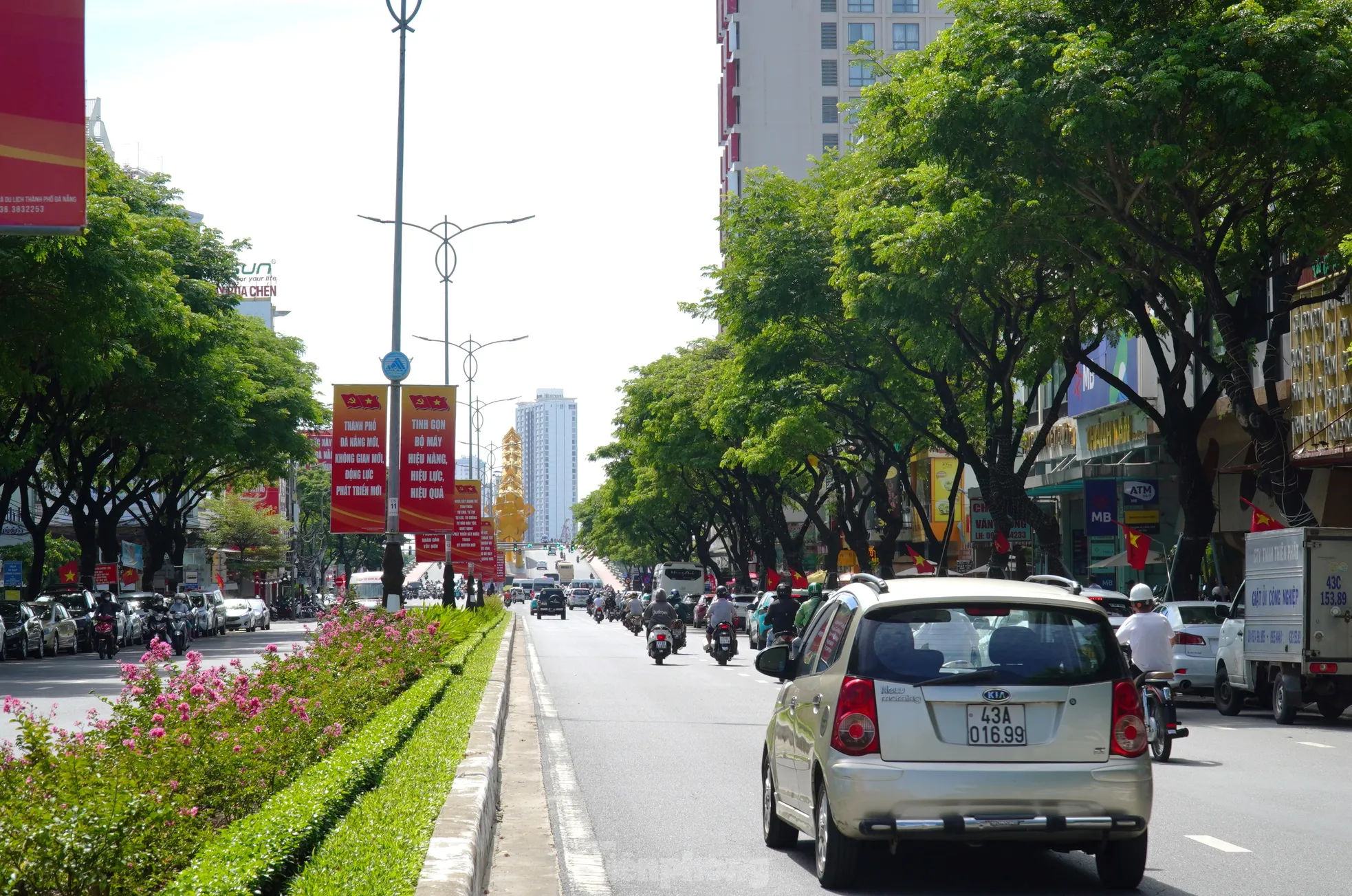 Ngắm những tuyến đường có giá đất "bỏng tay" ở Đà Nẵng - Ảnh 12