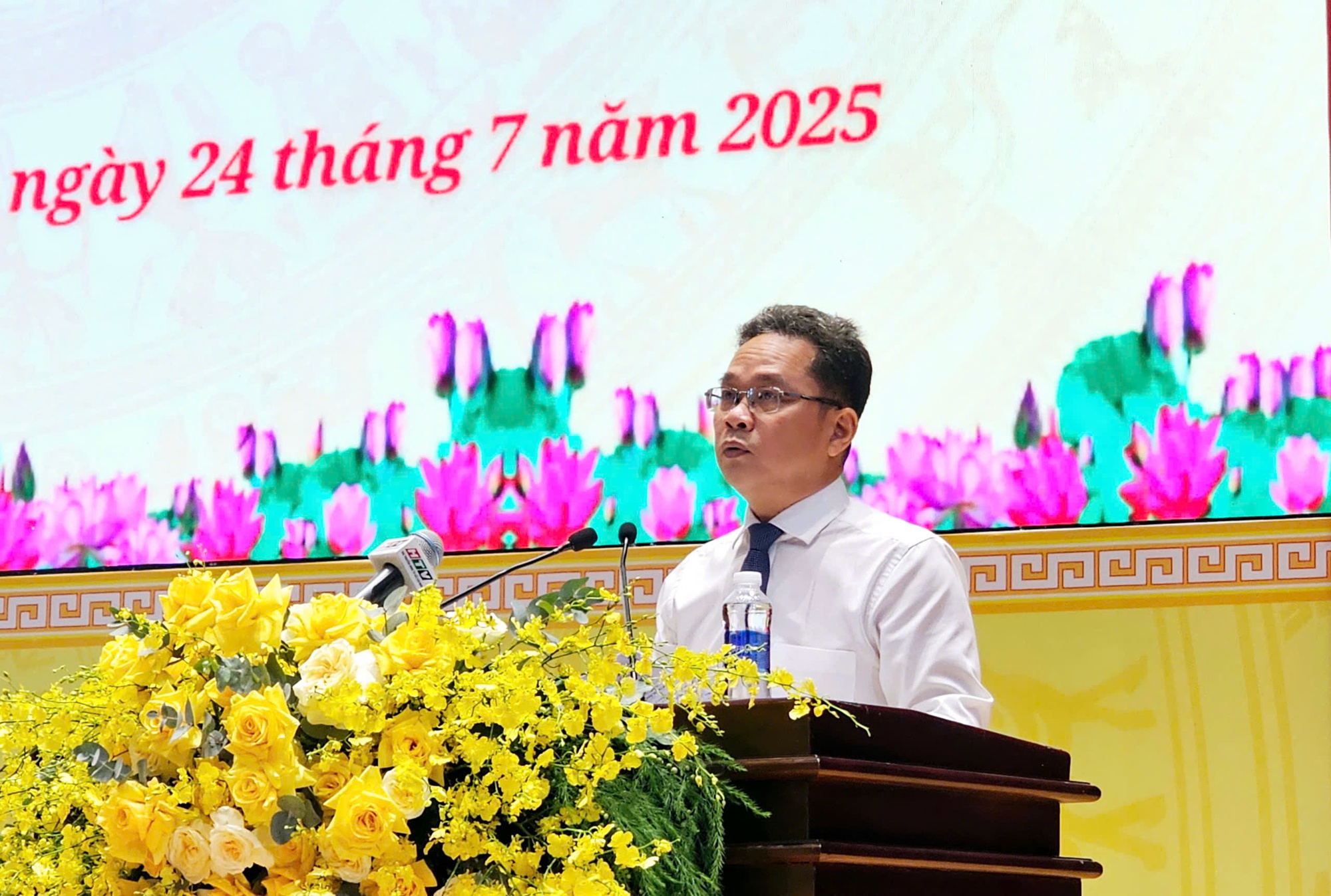 Kiến nghị mới để giải quyết tình trạng mua chung cư ở TP HCM lâu năm chưa có sổ hồng - Ảnh 1