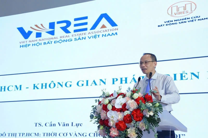 TS. Cấn Văn Lực: TP.HCM cần học cách quản lý như Seoul, xây đô thị như Thượng Hải, nhìn vào Thâm Quyến và Mumbai để phát triển - Ảnh 3