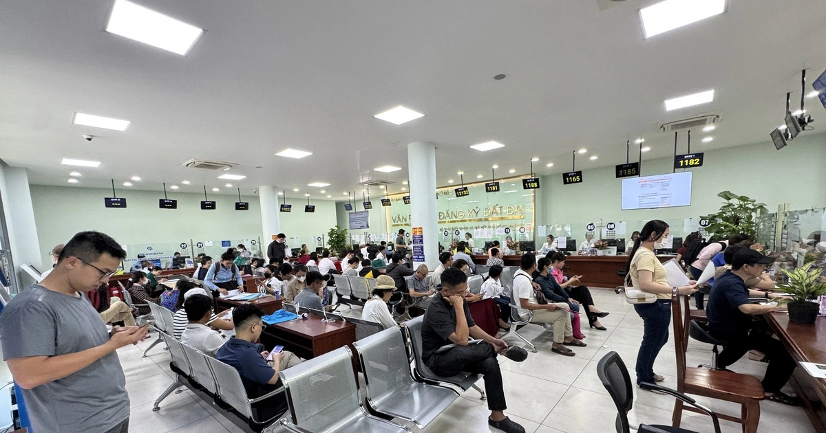 Sau 4 ngày, TP.HCM mới tiếp nhận 11.304 hồ sơ nhà đất