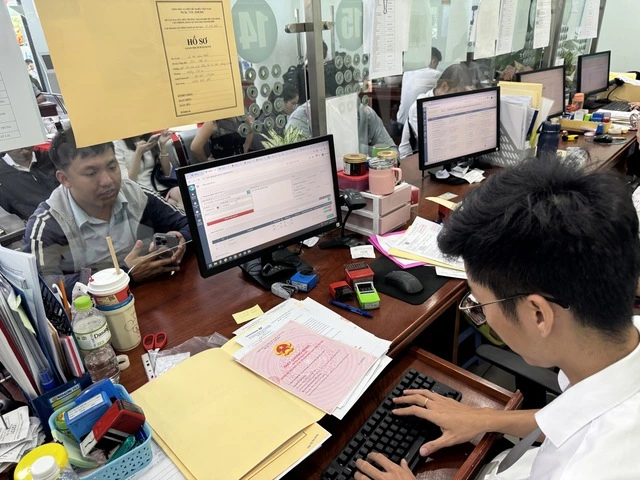 Bộ Nông nghiệp và Môi trường lo giá đất sẽ có nhiều biến động trong thời gian tới - Ảnh 1