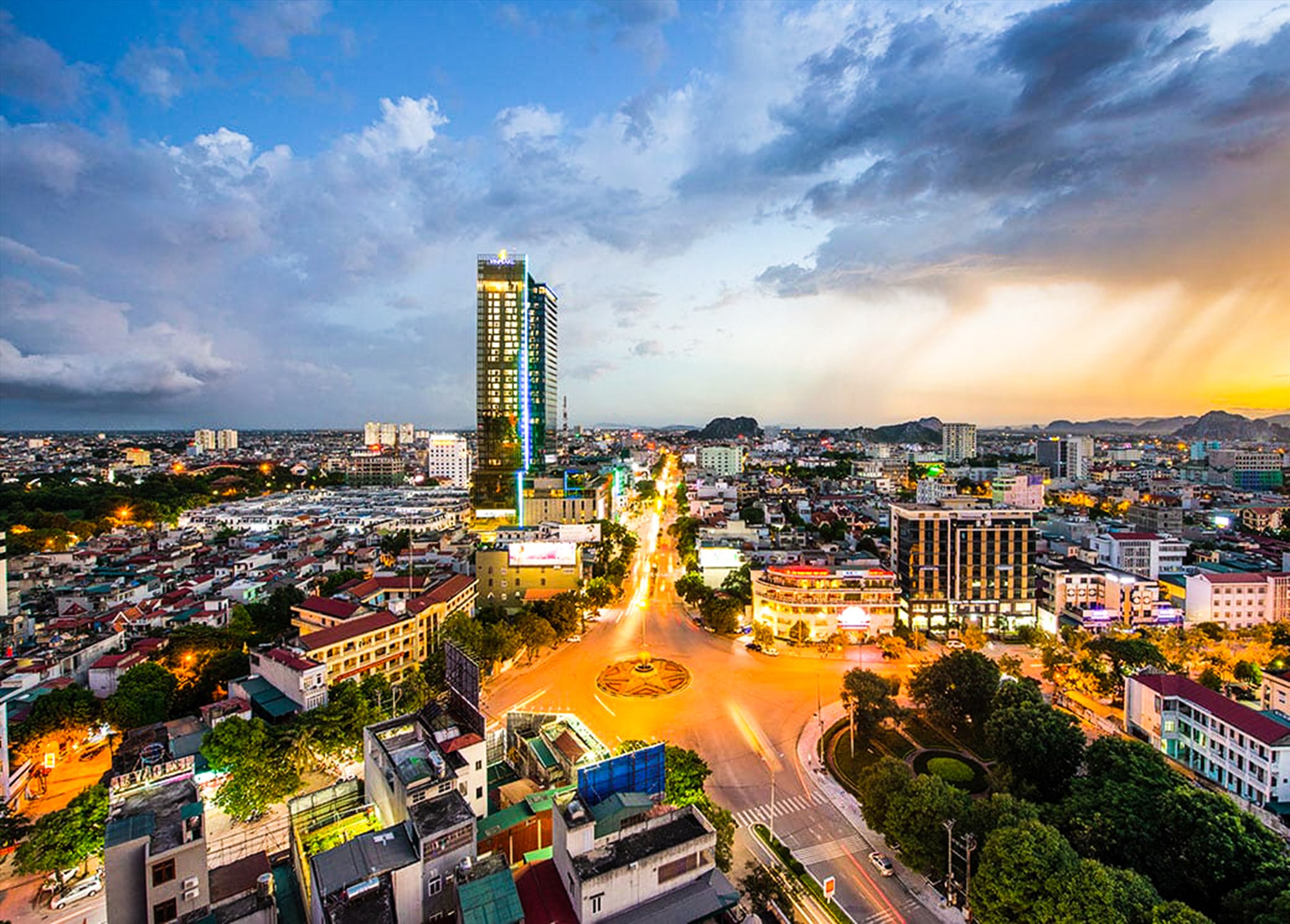 1 năm nước rút, Thanh Hóa dồn lực giải phóng mặt bằng hơn 2.100 hộ dân để triển khai dự án lớn bậc nhất cả nước, dài 1.500 km kết nối 3 miền - Ảnh 1