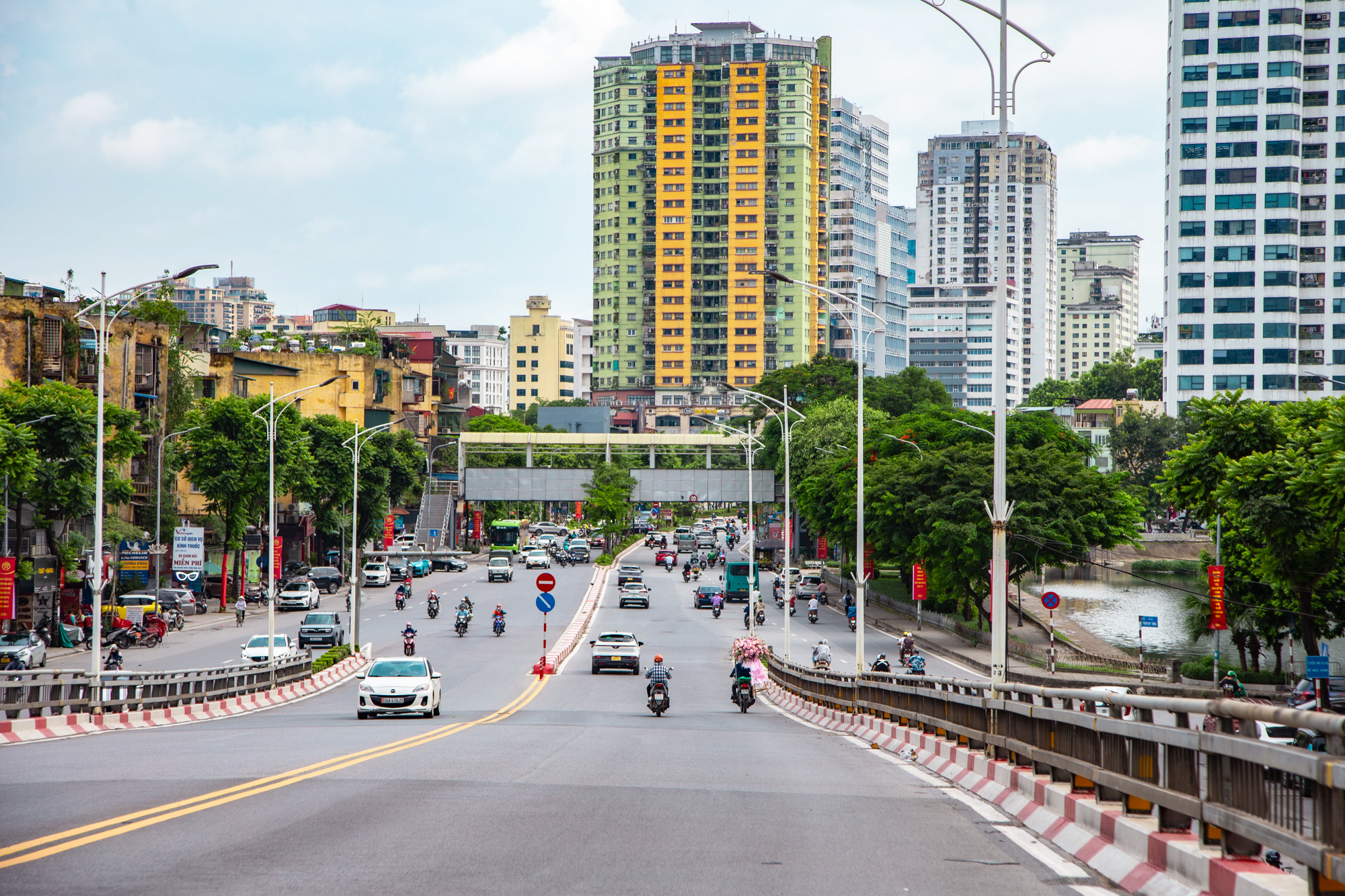 Điểm danh vị trí ga tuyến metro Văn Cao - Hoà Lạc: Đại đô thị của Vinhomes, toà nhà cao thứ 2 Hà Nội đón tin vui - Ảnh 11