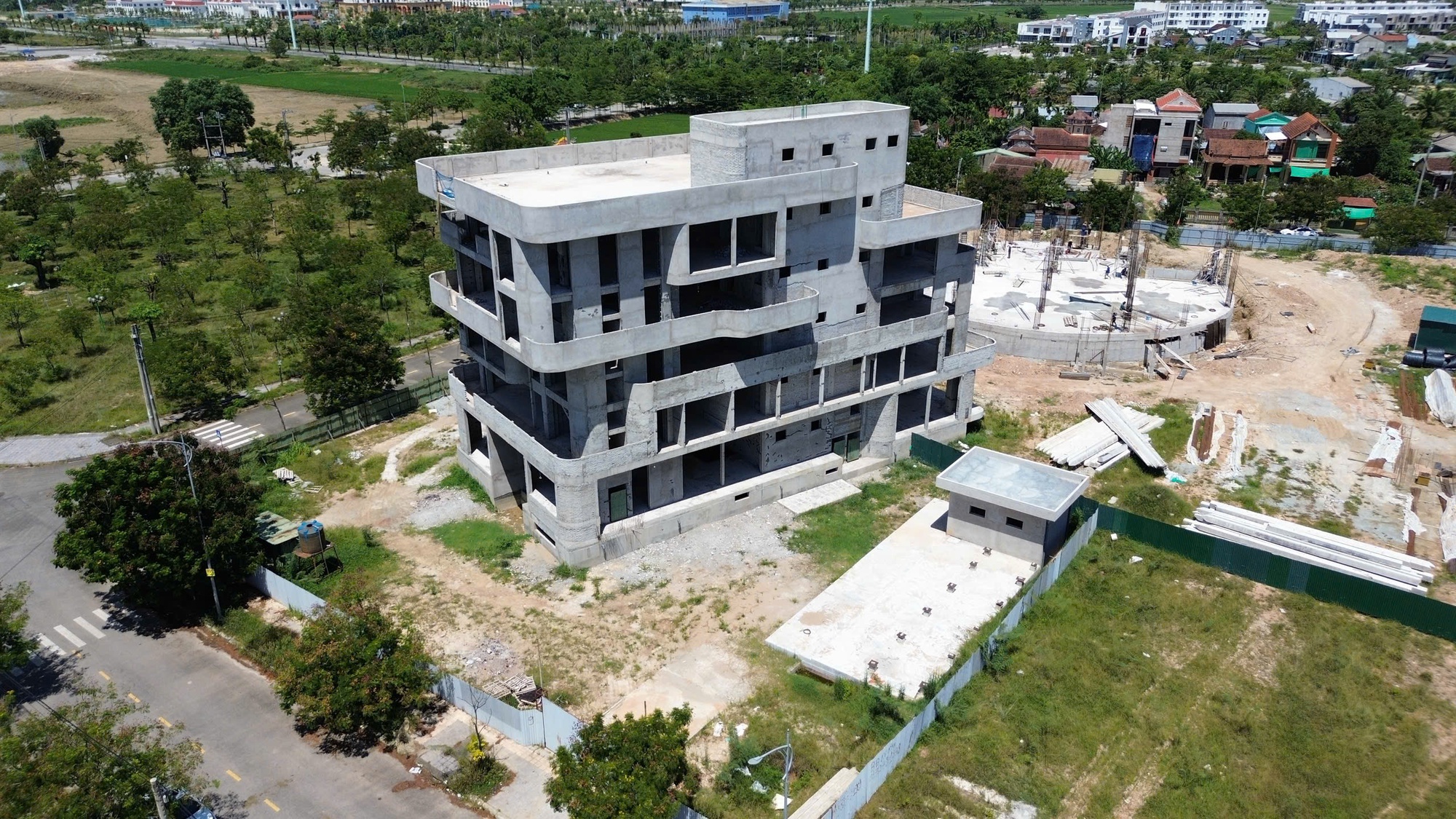 Vụ “chạy làng” gói thầu 41 tỉ: Thanh tra Huế nói không có thẩm quyền xử lý chủ đầu tư - Ảnh 1