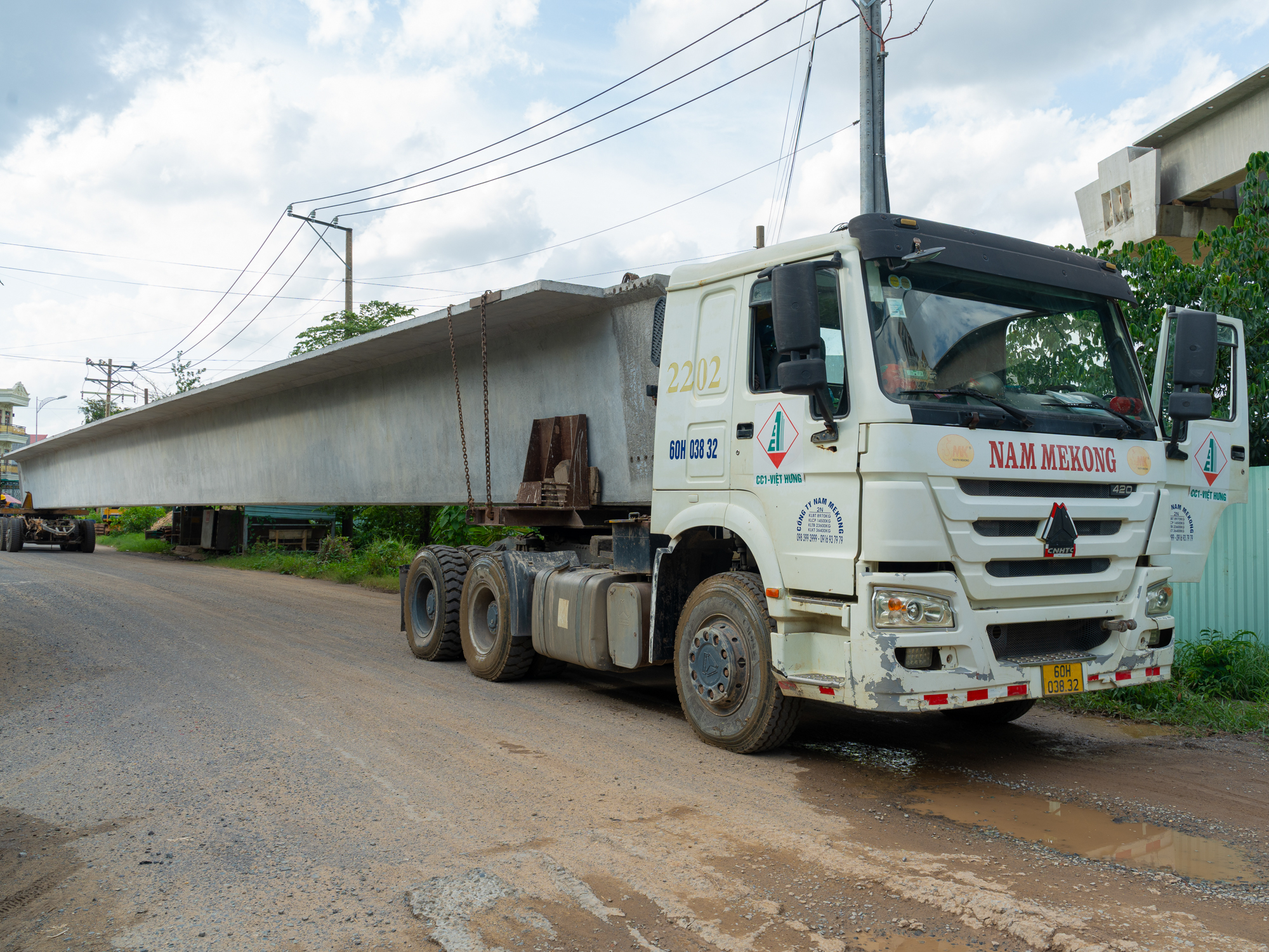 Toàn cảnh đoạn trên cao duy nhất của đường Vành đai 3: Phiến dầm dài như bể bơi liên tục được lắp đặt, sắp chạy xuyên qua đại đô thị của Vinhomes - Ảnh 7