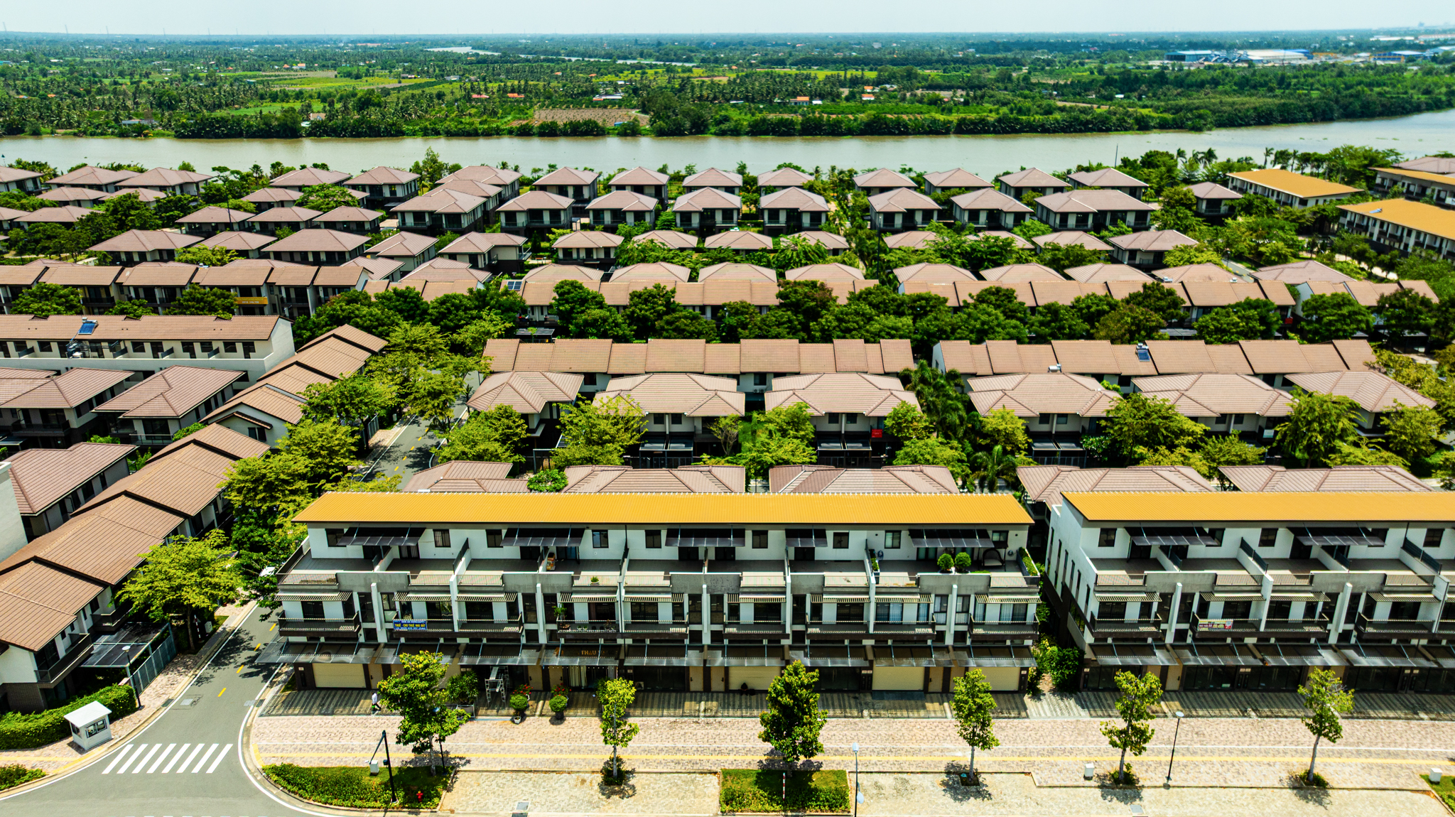 Toàn cảnh đại đô thị lớn nhất của Nam Long: 3 mặt giáp sông, tiện ích đầy đủ nhưng vắng người ở - Ảnh 6