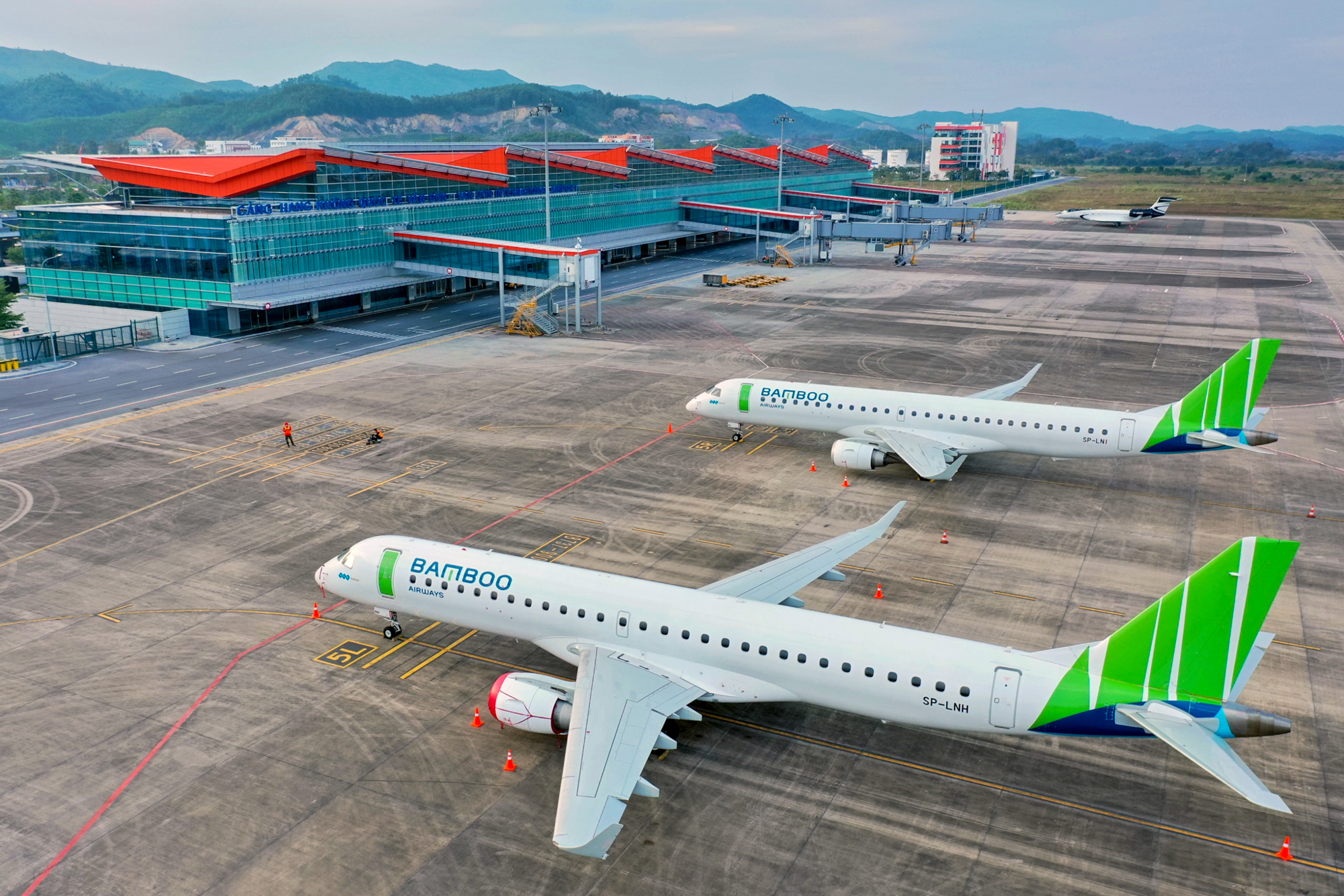 3 hòn đảo có sân bay ở Việt Nam: Nơi là thiên đường nghỉ dưỡng, nơi có đường cao tốc, nơi thu hơn 3.000 tỷ mỗi năm nhờ du lịch - Ảnh 10