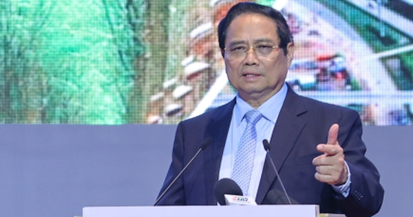 Thủ tướng: Nghiên cứu làm tàu điện ngầm hoặc đường sắt đô thị nối Tân Sơn Nhất - Long Thành