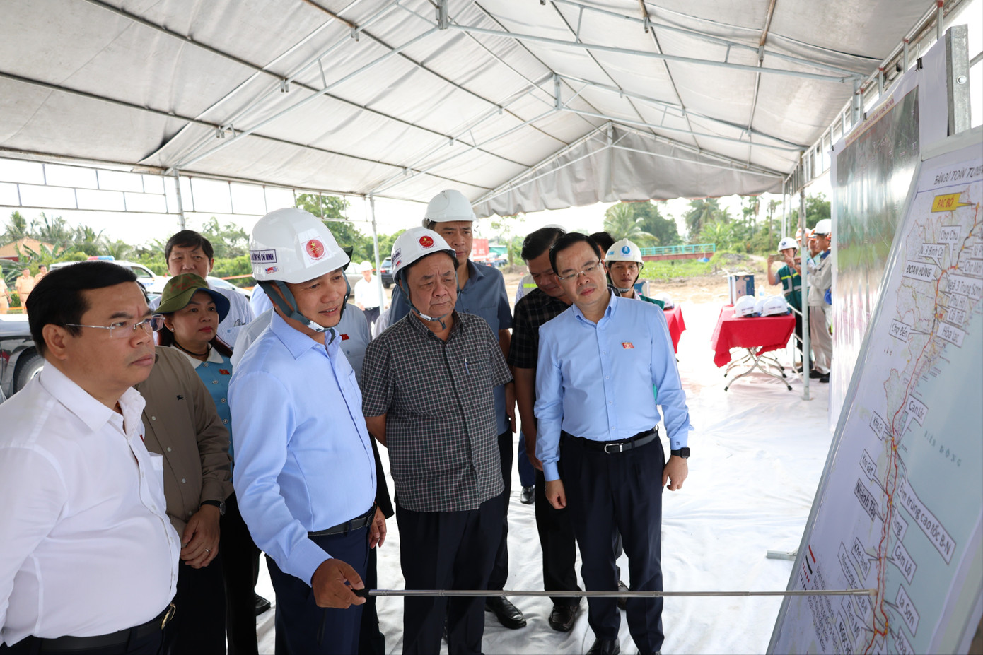 Lý do đường Hồ Chí Minh đoạn An Giang - Cà Mau chậm tiến độ - Ảnh 1