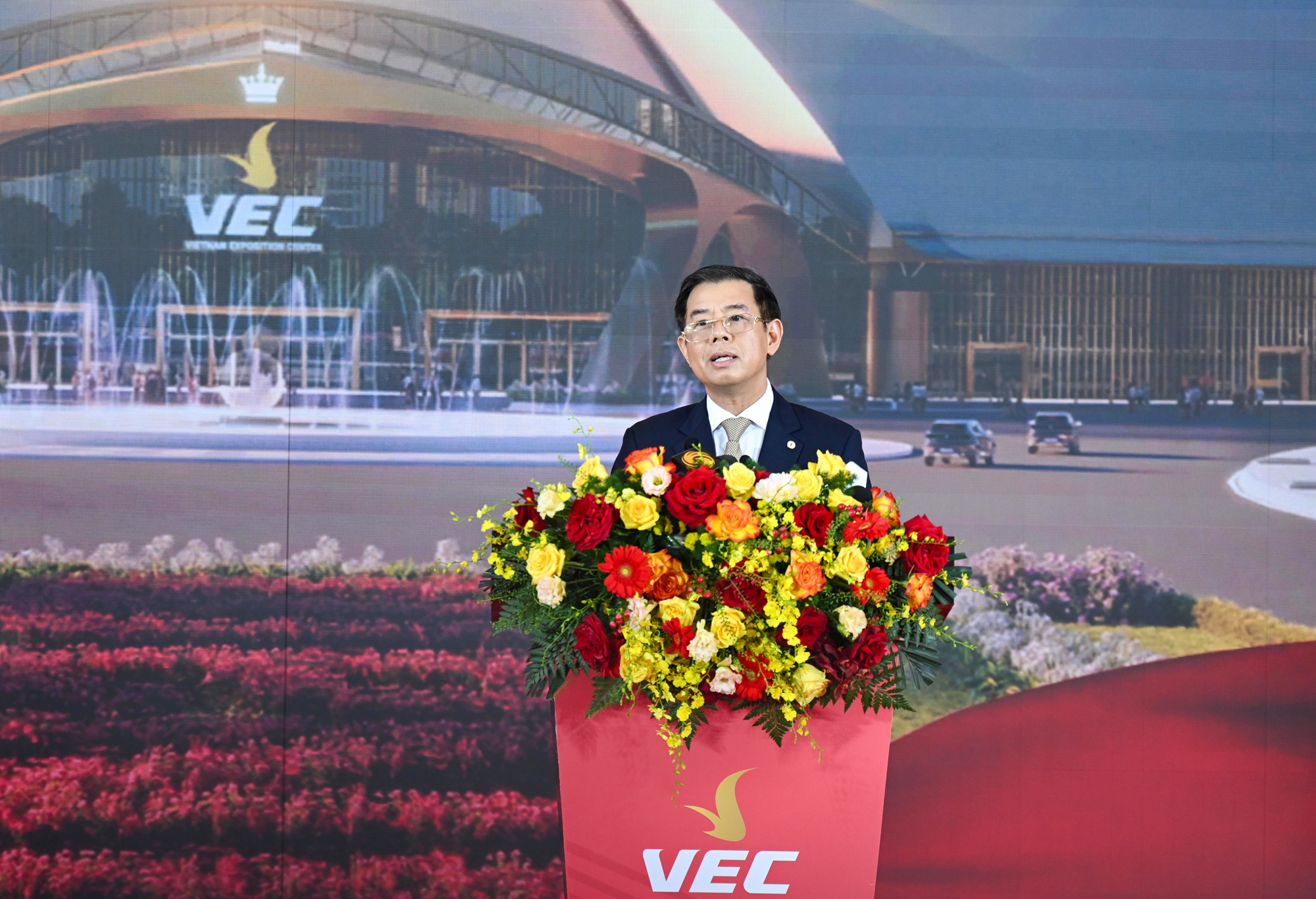 Vingroup của tỷ phú Phạm Nhật Vượng khánh thành công trình Triển lãm Top 10 thế giới, xác lập một kỷ lục chưa từng có - Ảnh 4