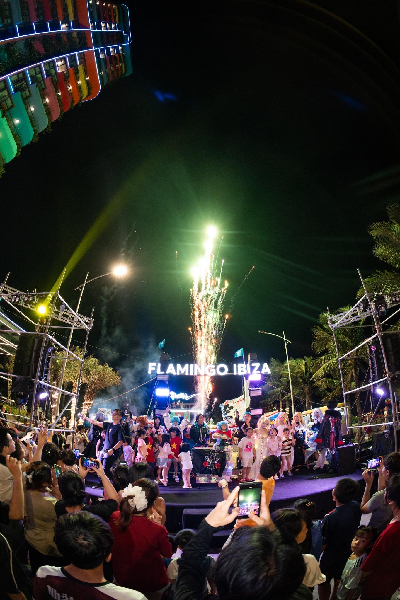 Ibiza Neon Zone: “Trái tim không ngủ” của du lịch và giải trí miền Bắc - Ảnh 1