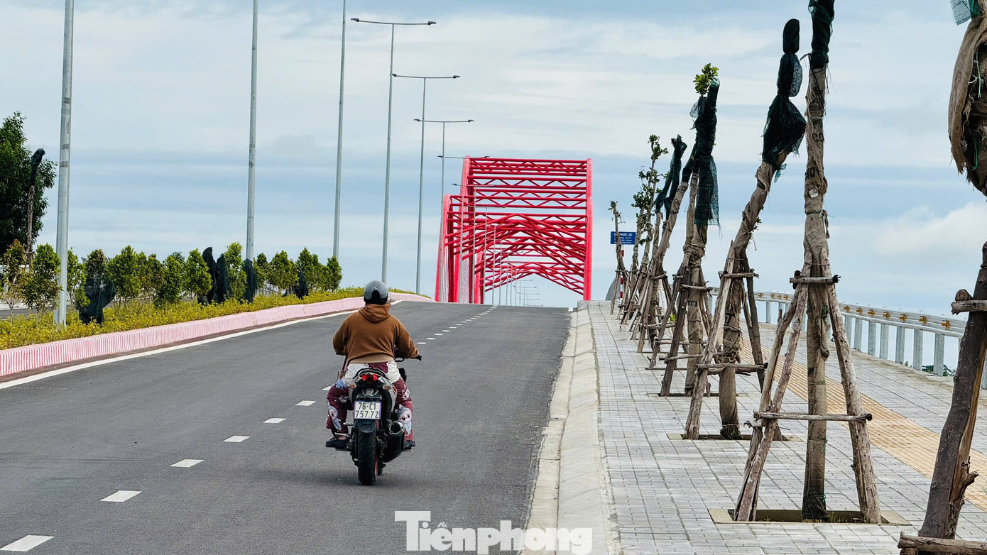 Cận cảnh cầu vòm thép đầu tiên ở Quảng Ngãi mang tên Phước Lộc - Ảnh 5