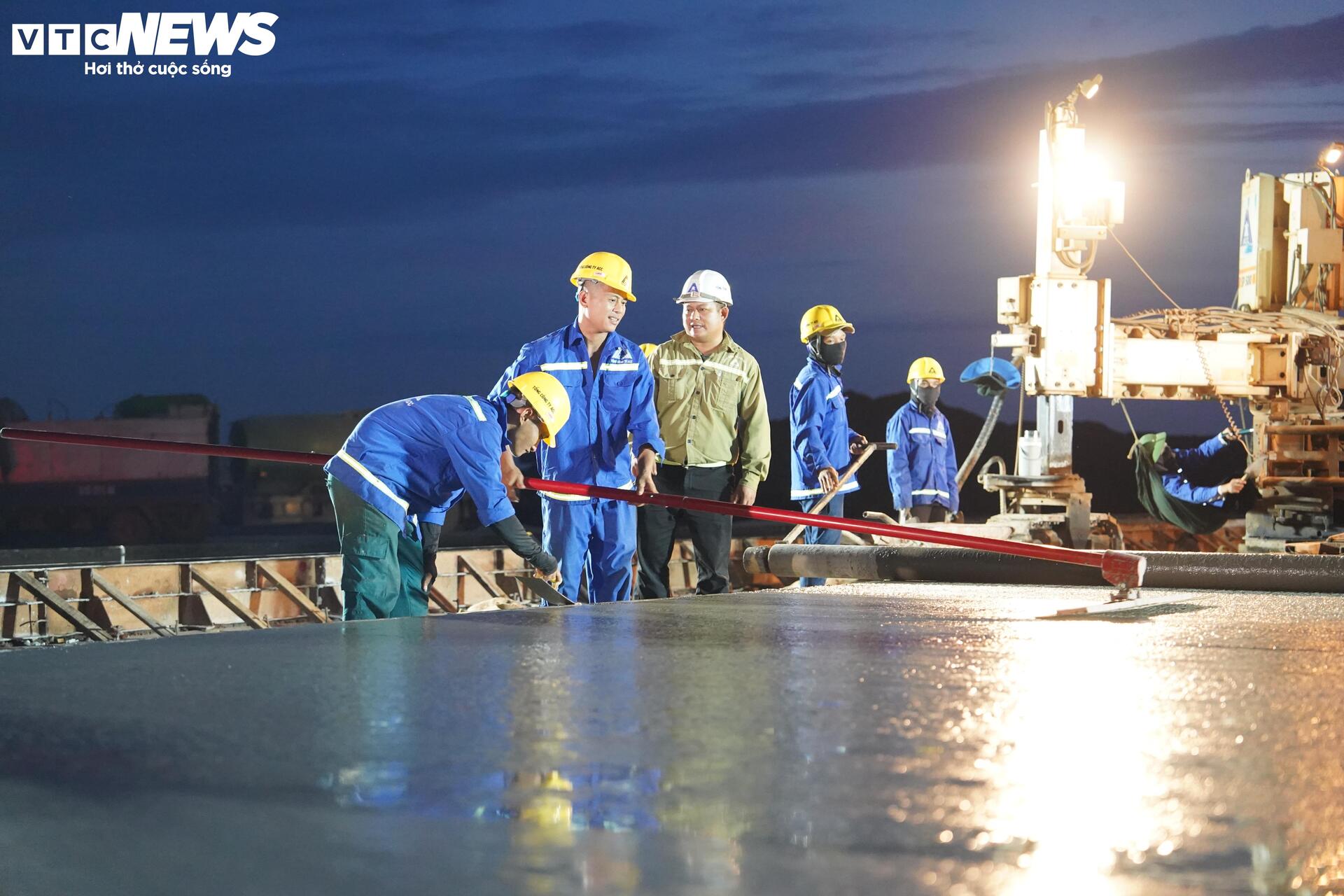 Cảnh làm việc xuyên đêm ở đại công trường sân bay Long Thành - Ảnh 5