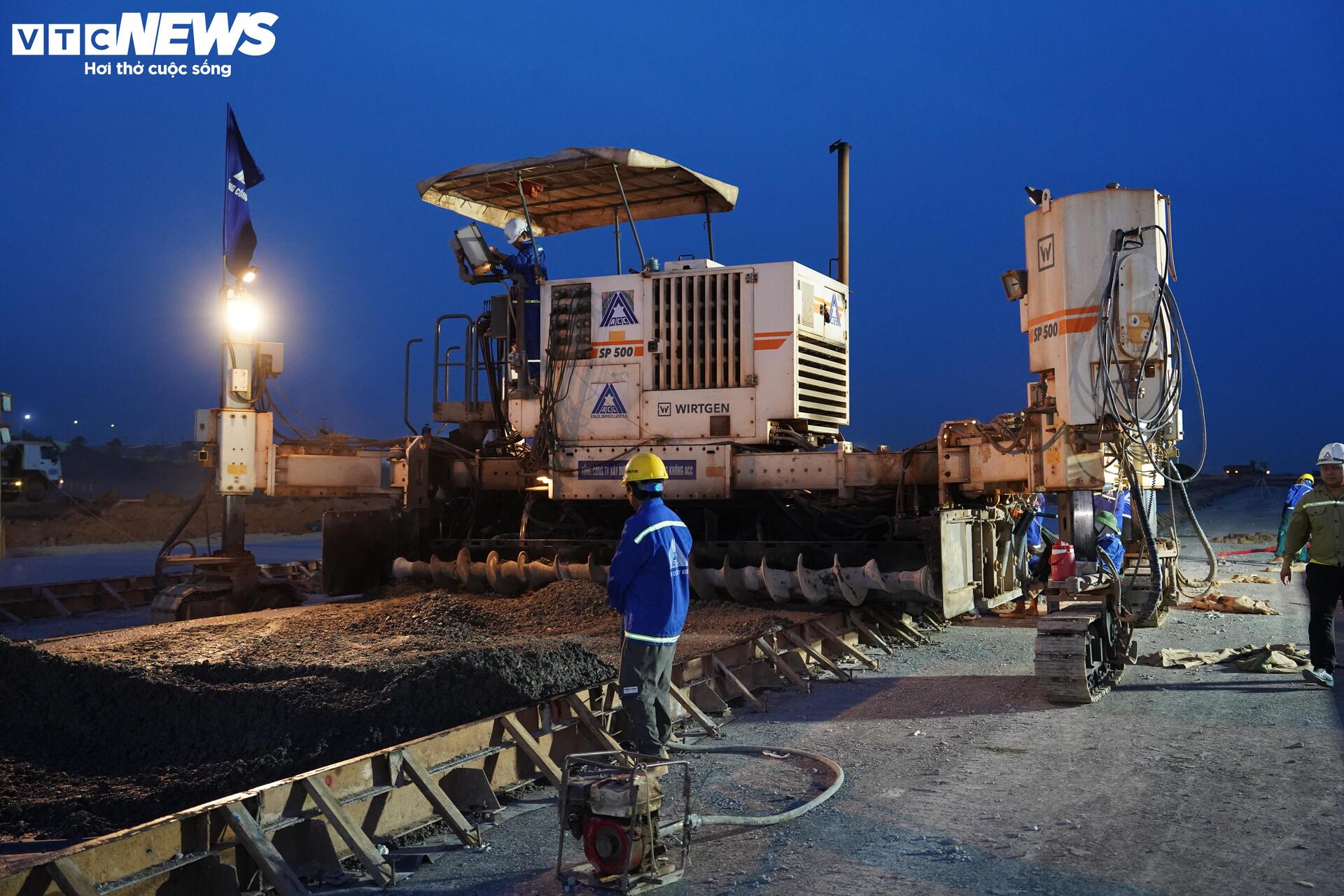 Cảnh làm việc xuyên đêm ở đại công trường sân bay Long Thành - Ảnh 3