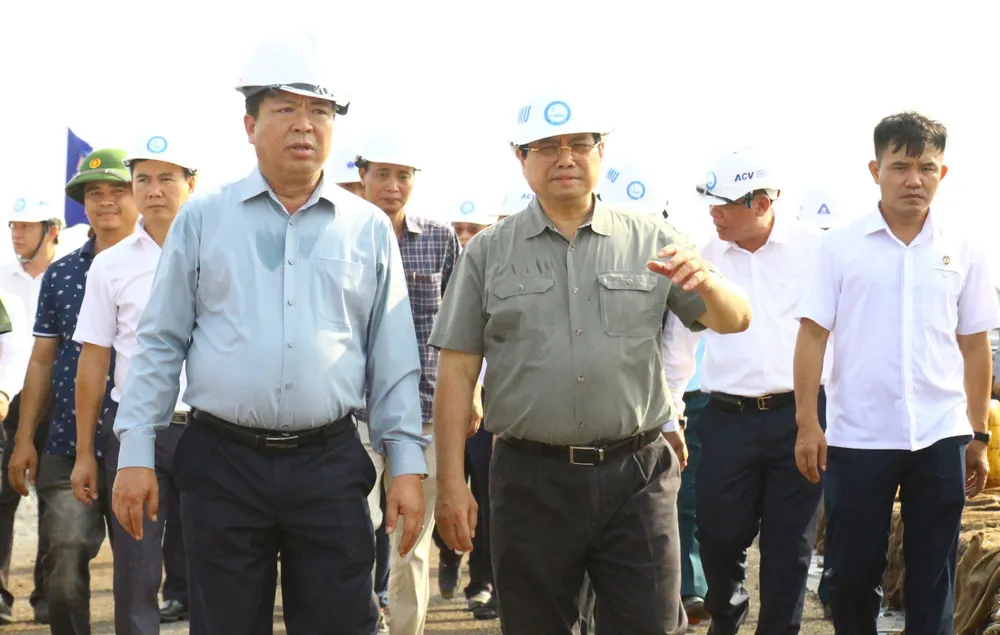 Thủ tướng Phạm Minh Chính kiểm tra tiến độ sân bay Long Thành - Ảnh 2