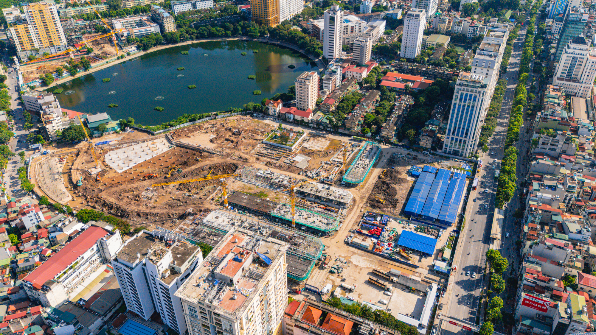 Toàn cảnh dự án hiếm hoi nằm trong vành đai 1 của Vinhomes: Giá bán thấp nhất 78 tỷ đồng/căn, số tầng hầm gần bằng tầng nổi - Ảnh 1