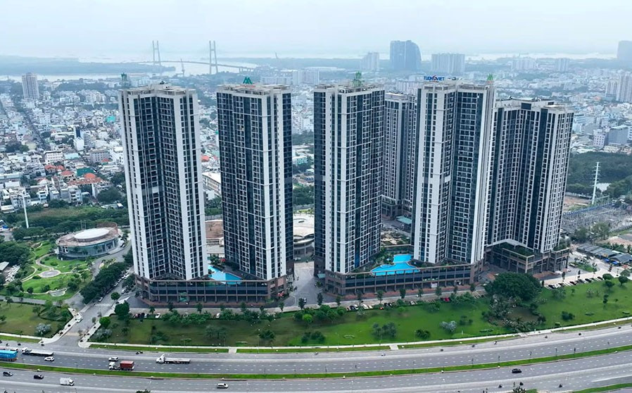 Bất động sản rớt giá trăm tỷ sau 1 tháng - Ảnh 1