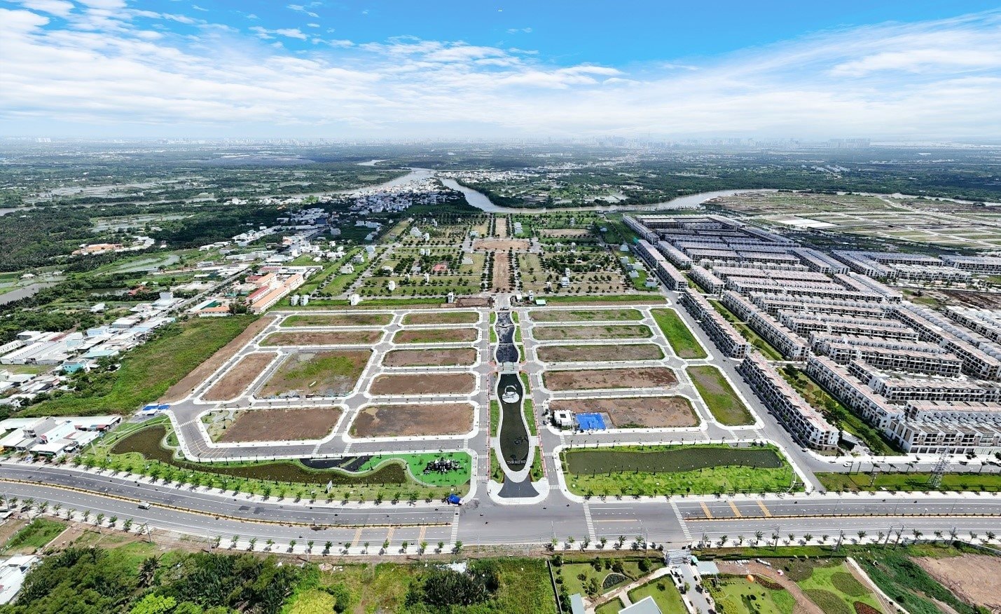 Bất ngờ khu vực giáp ranh TP.HCM đón dòng tiền cuối năm đổ về - Ảnh 3
