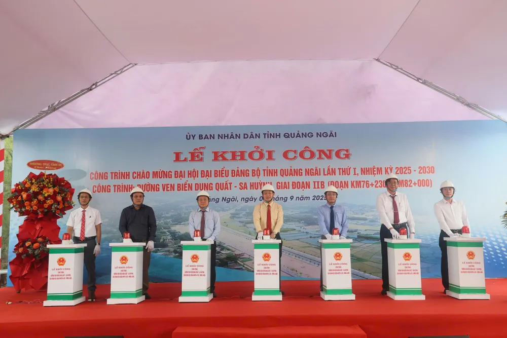 Quảng Ngãi: Khởi công Dự án đường ven biển Dung Quất - Sa Huỳnh - Ảnh 2