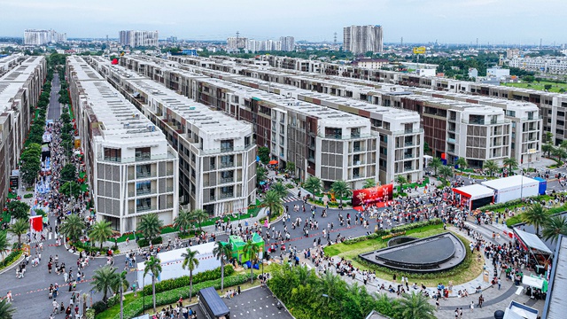 Hàng vạn khán giả hòa nhịp tại The Global City trong Anh Trai Vượt Ngàn Chông Gai - Ảnh 2