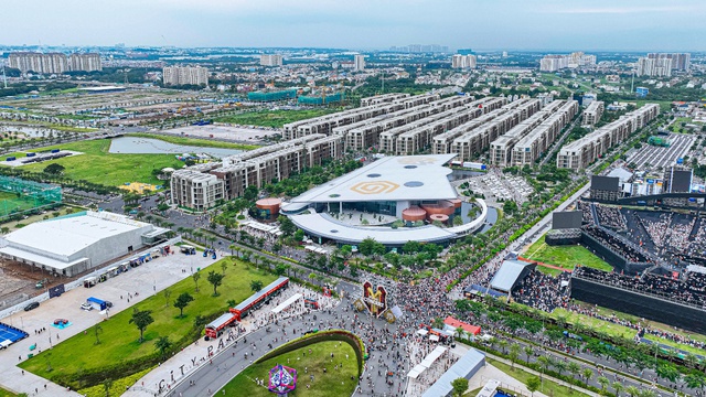 Hàng vạn khán giả hòa nhịp tại The Global City trong Anh Trai Vượt Ngàn Chông Gai - Ảnh 13