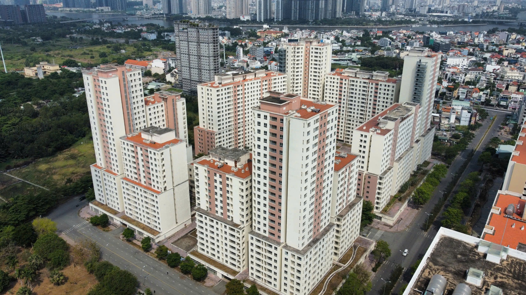 Một loạt đại gia đua nhau đăng ký đấu giá 3.790 căn hộ bỏ hoang ở Thủ Thiêm - Ảnh 1