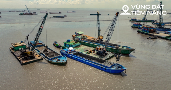 Ngắm cảnh hàng trăm sà lan hoạt động suốt ngày đêm ở đại dự án lấn biển lớn nhất Việt Nam của Vinhomes