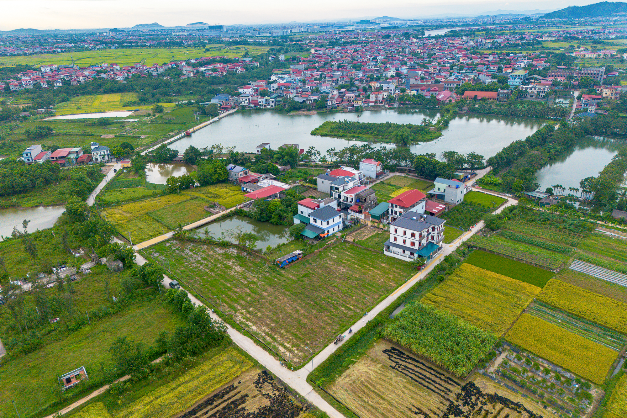 Toàn cảnh khu vực được đề xuất làm khu đô thị rộng gấp 3 lần quận Hoàn Kiếm; Nằm ở tỉnh có loạt ông lớn Vingroup, Sun Group, T&T đang đầu tư - Ảnh 8