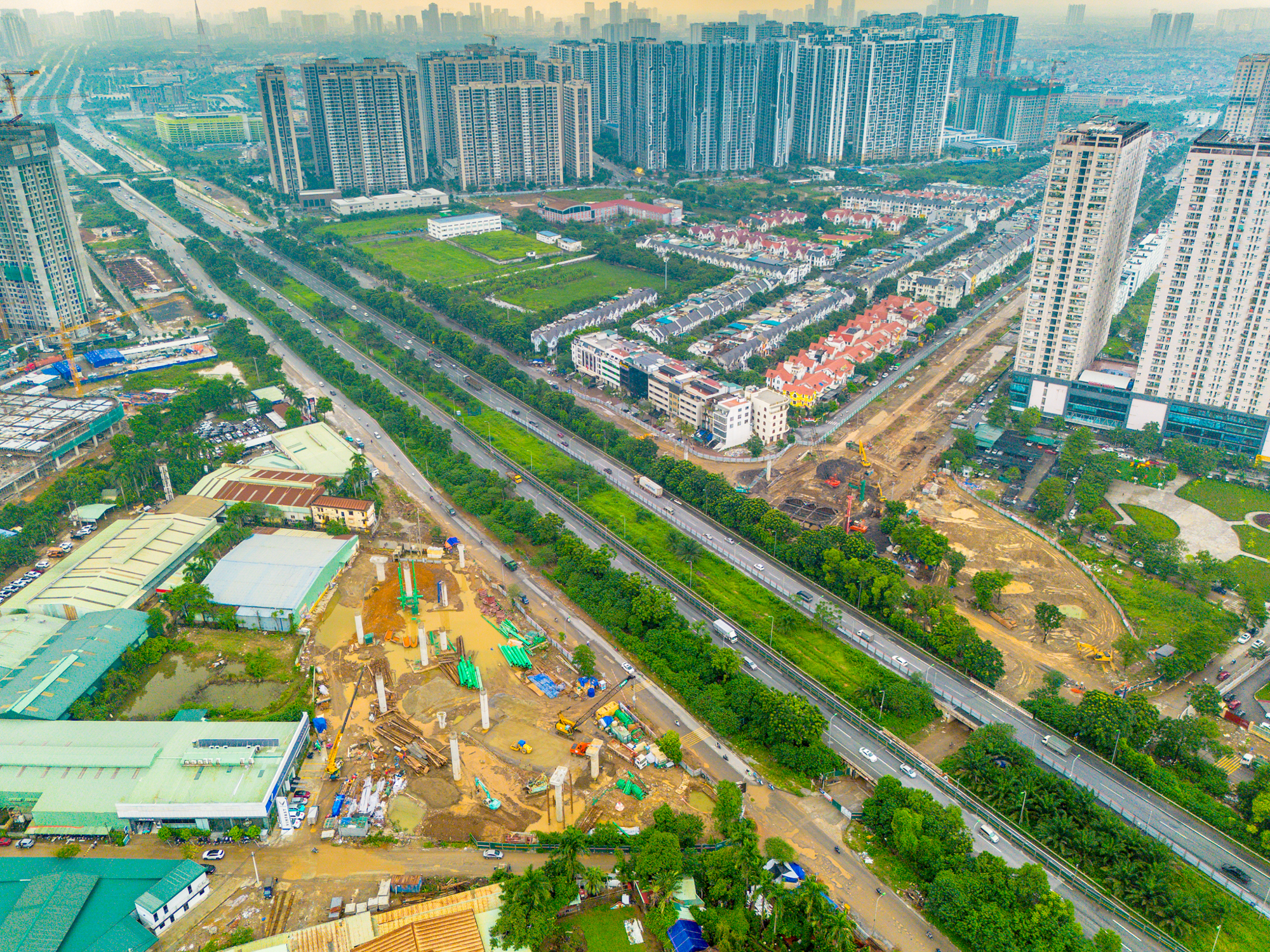 Thay bạn đi xem công trường xây nút giao 2.400 tỷ vượt qua đại lộ rộng nhất Việt Nam - Ảnh 9