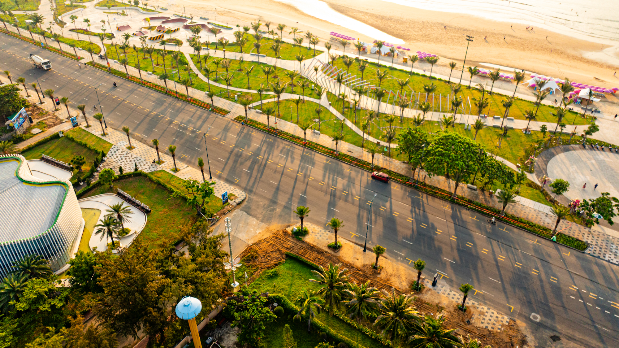 Cận cảnh tòa tháp có 143 trụ bê tông, trị giá 155 tỷ, là món quà của Sun Group: Thi công nhanh kỷ lục, vừa hoàn thành đã là điểm hot check in - Ảnh 10