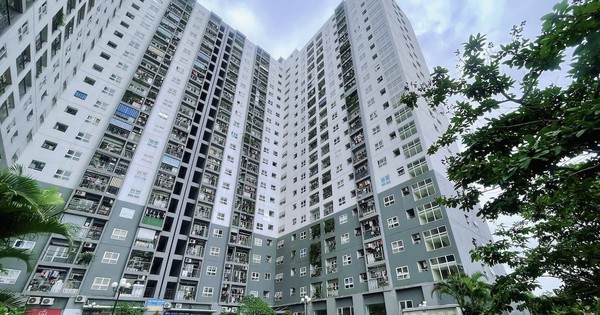 Người mua nhà “khóc ròng" vì càng chờ giá chung cư càng tăng mạnh