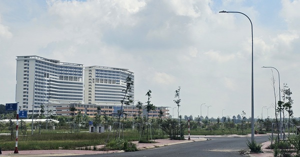 Lãnh đạo TP HCM chỉ đạo liên quan việc cấp sổ cho người dân khu tái định cư bệnh viện 1.500 giường