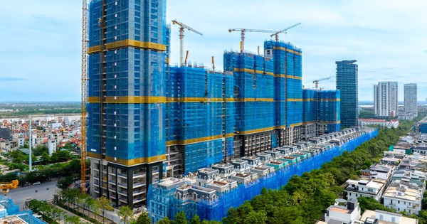 Soi tiến độ hai dự án hàng hiệu Noble Crystal của Sunshine Group tại Hà Nội