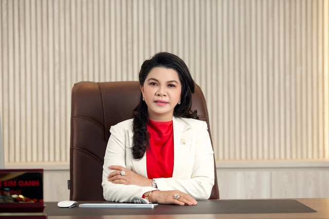 Ít ai ngờ, "bà trùm" bất động sản đặt mục tiêu xây 40.000 căn nhà ở xã hội từng là người bán quán nước ven đường tại Bình Dương - Ảnh 1