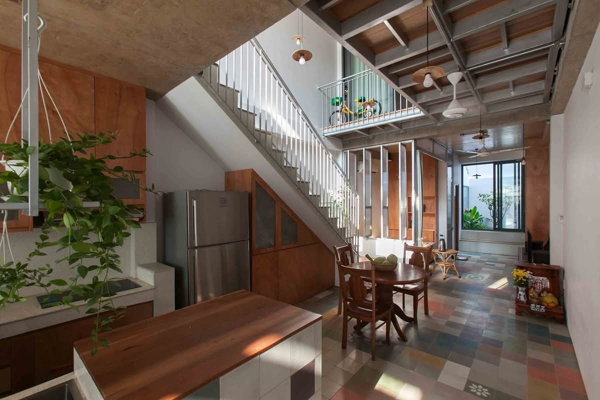 Nhà phố 280m2 sử dụng khoảng thông tầng để làm thoáng - Ảnh 3