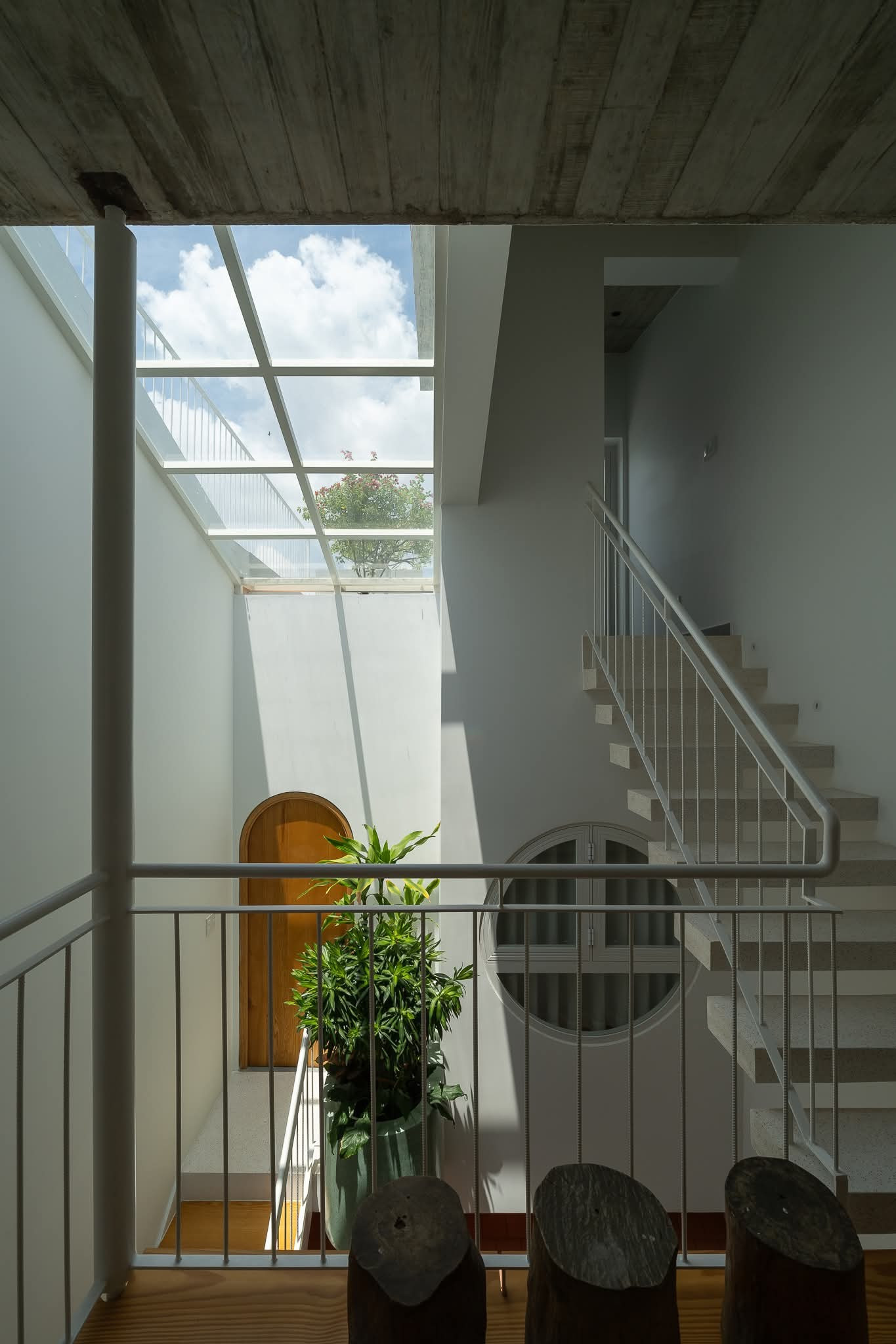 Ngôi nhà sum vầy ba thế hệ giữa ánh sáng và không gian mở - Ảnh 8