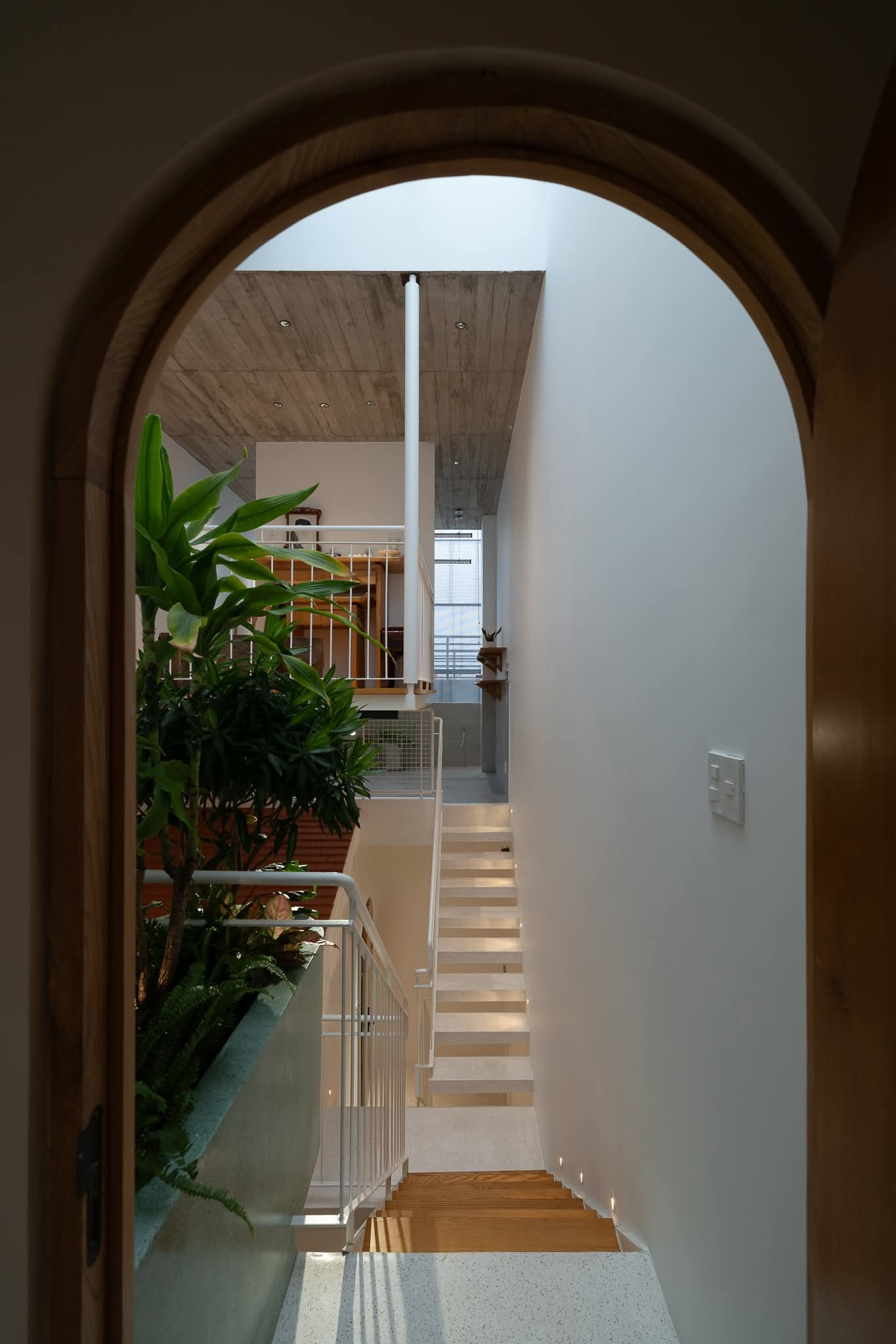 Ngôi nhà sum vầy ba thế hệ giữa ánh sáng và không gian mở - Ảnh 10