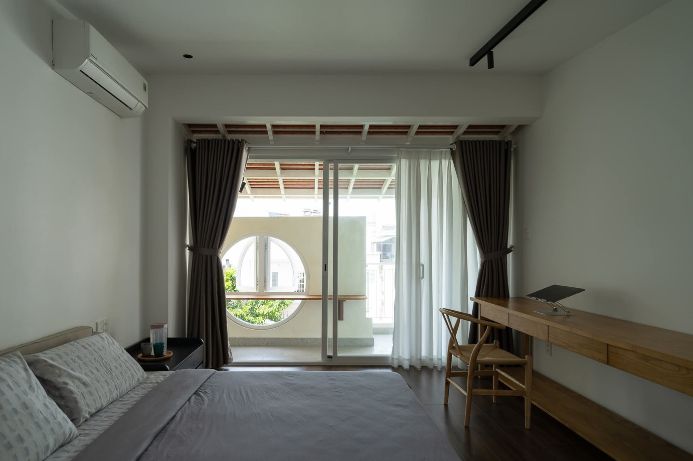 Ngôi nhà sum vầy ba thế hệ giữa ánh sáng và không gian mở - Ảnh 13