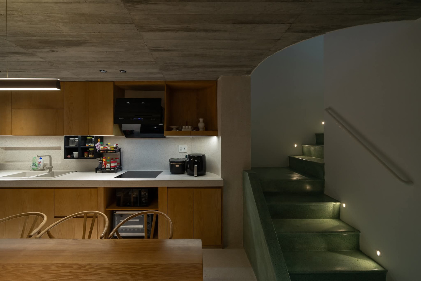 Ngôi nhà sum vầy ba thế hệ giữa ánh sáng và không gian mở - Ảnh 5