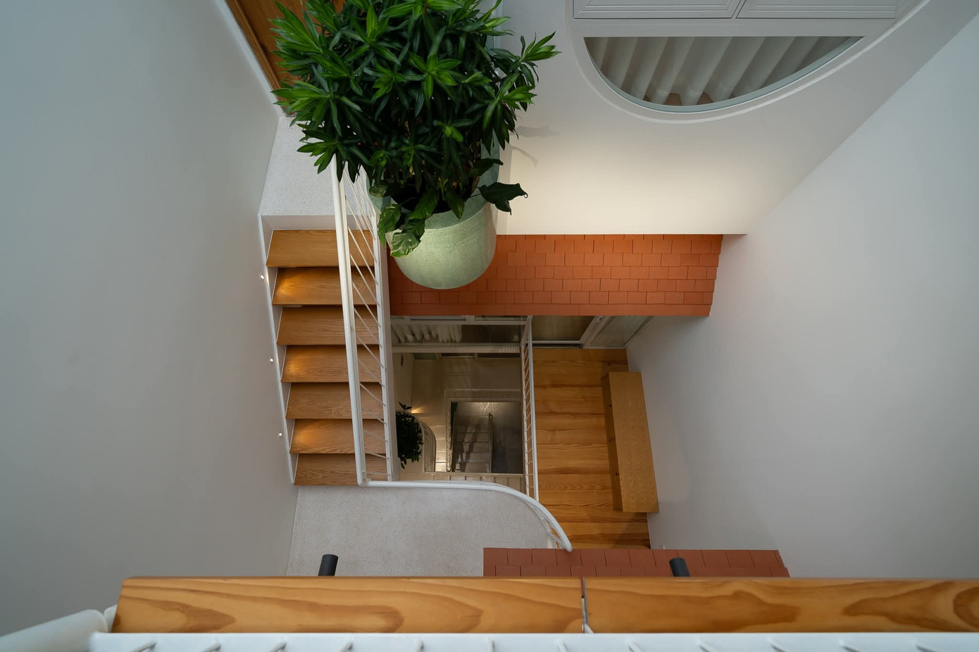 Ngôi nhà sum vầy ba thế hệ giữa ánh sáng và không gian mở - Ảnh 11