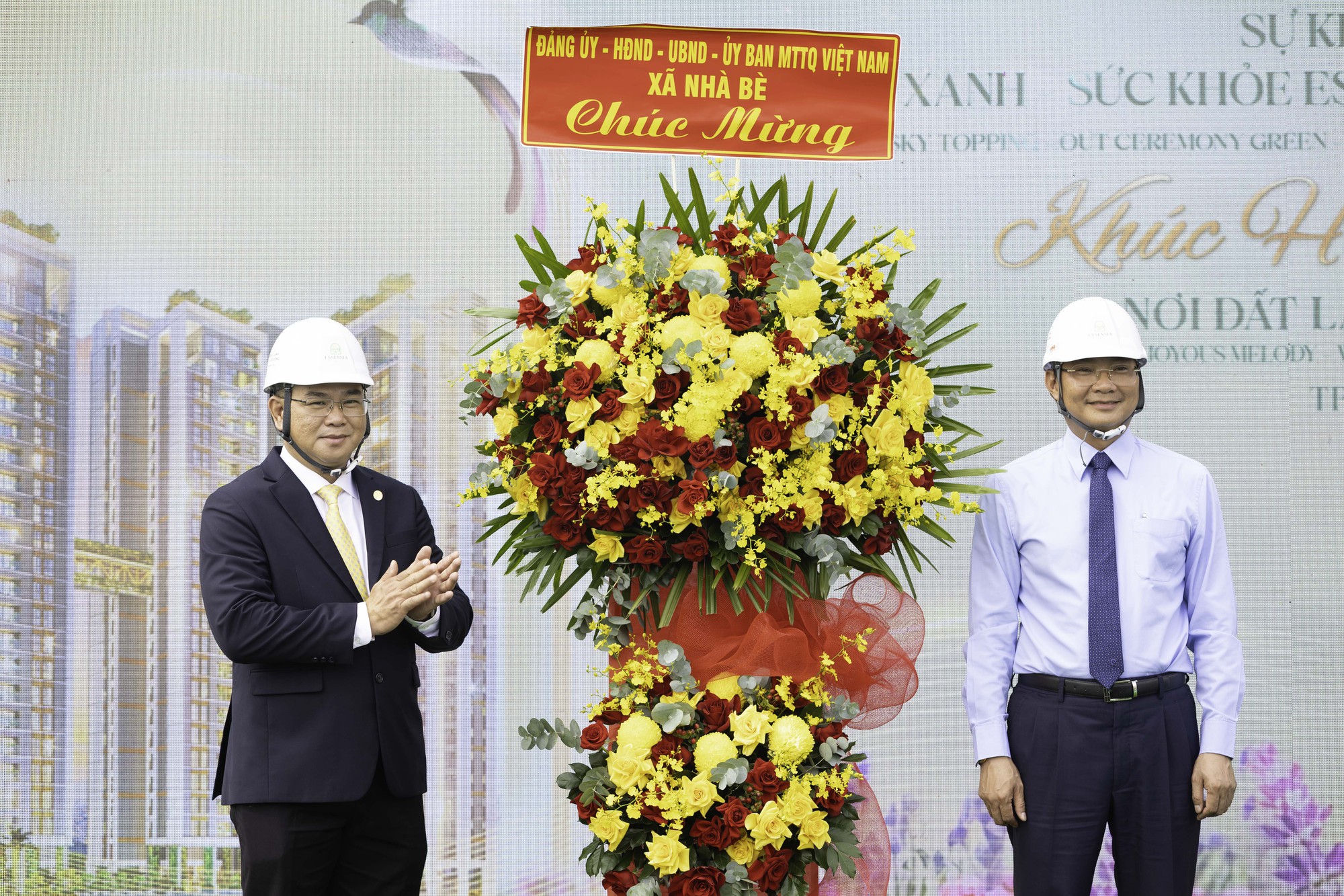 Phú Long cất nóc tháp đôi căn hộ Essensia Sky - Ảnh 4