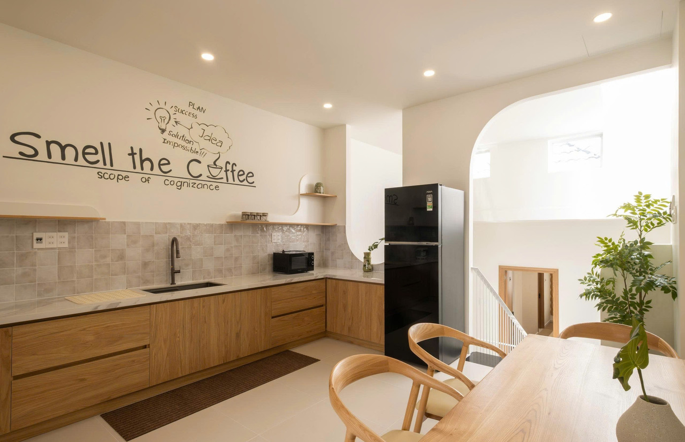 Nhà phố 2 tầng chuyển đổi chức năng với tông màu thanh lịch dễ chịu - Ảnh 8