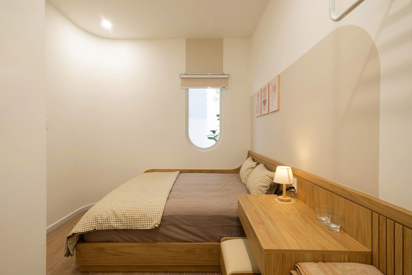 Nhà phố 2 tầng chuyển đổi chức năng với tông màu thanh lịch dễ chịu - Ảnh 17