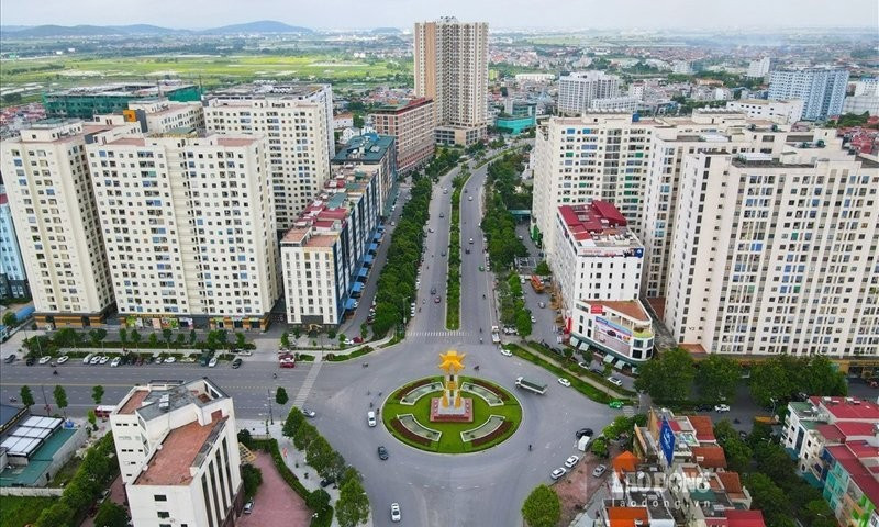 Công an kiểm tra việc nhận tiền cọc, thu tiền chênh mua bán nhà ở xã hội - Ảnh 1