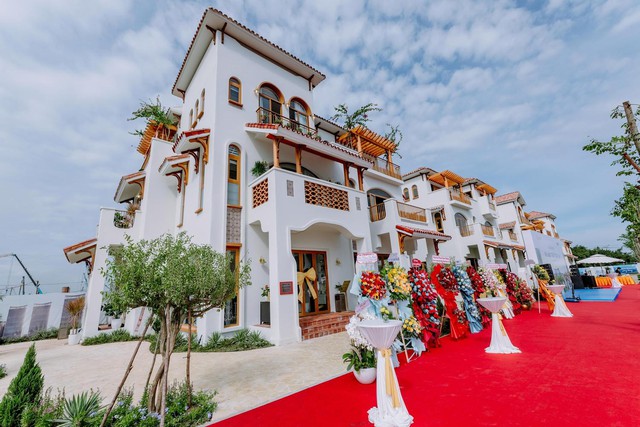 Ra mắt nhà mẫu Casa: Phong vị kiến trúc Iberia giữa lòng Blanca City - Ảnh 1