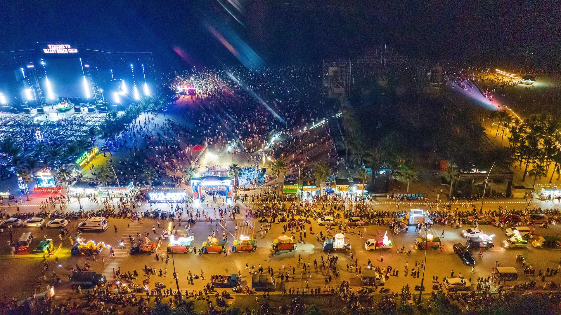 Chạm “mạch” kinh tế đêm Bãi Cháy, Sun Centro Town được săn đón - Ảnh 2