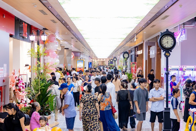 Chính thức khai trương trung tâm thương mại Vincom Mega Mall Ocean City - Ảnh 4