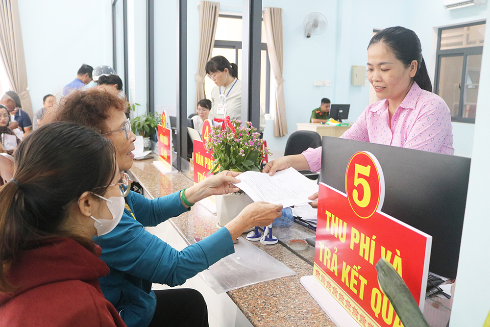 5 phường bị phản ánh chậm giải quyết hồ sơ đất đai - Ảnh 1