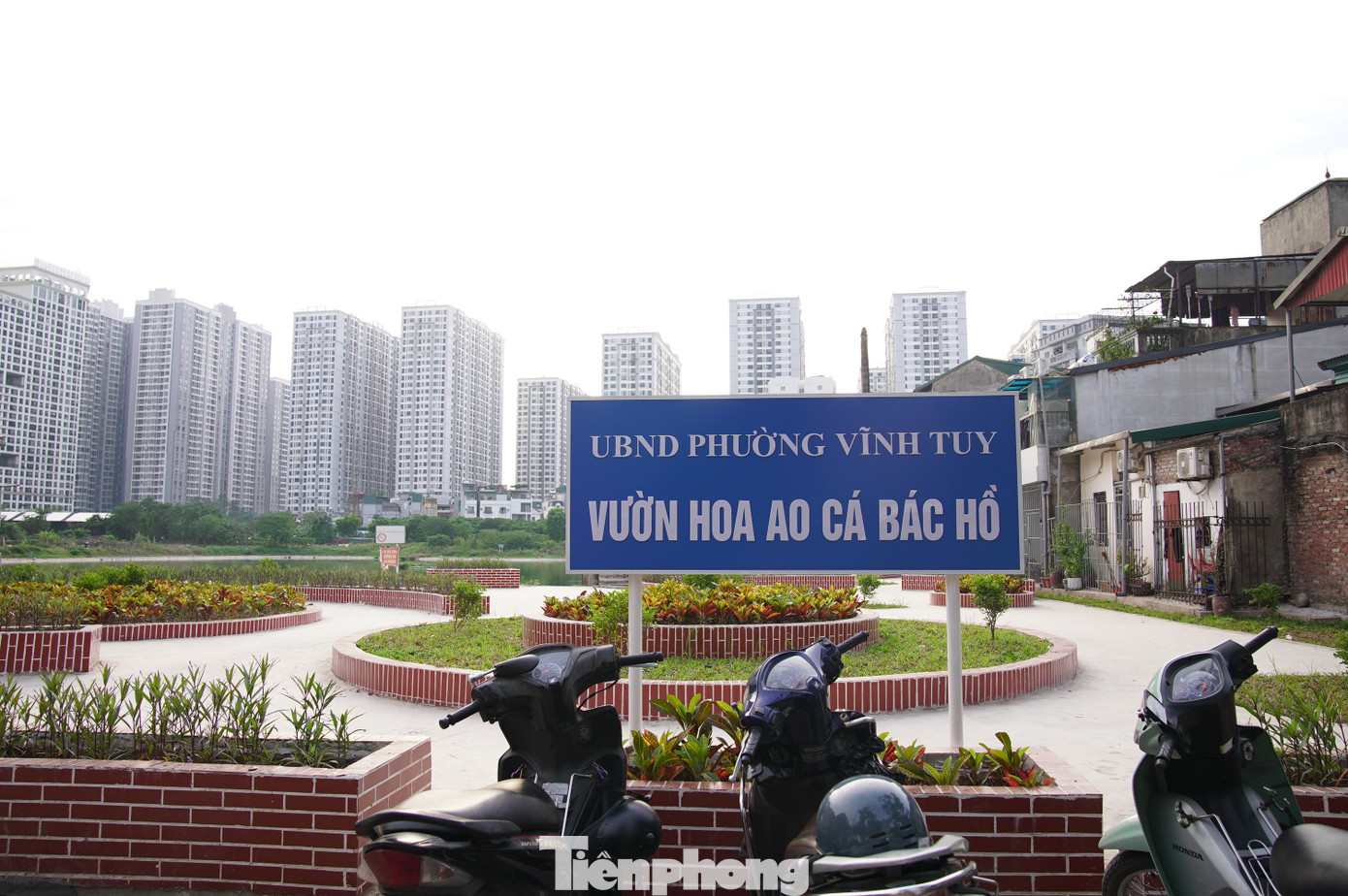 Lều lán, nhà tôn trái phép hóa vườn hoa tại khu chung cư đông đúc bậc nhất Thủ đô - Ảnh 3